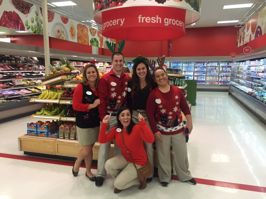 Fab in grocery at 328!!! Ready for thanksgiving sales and spreading holiday cheer! <a href="/williamsveroni2/">Veronica Williams</a> <a href="/merklausner/">Meredith Klausner</a>