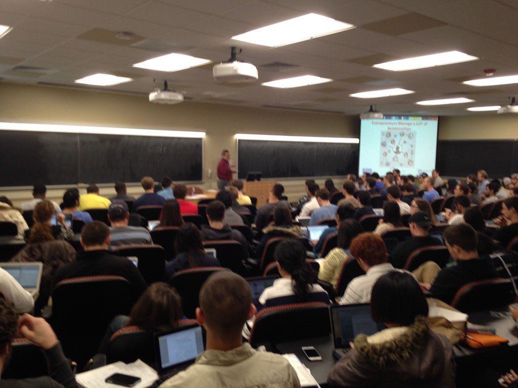 RoyalVII's tweet photo. @gewpennstate Tim Kerchinski talking to a packed house #GEWPSU https://t.co/odvTkE2oWi
