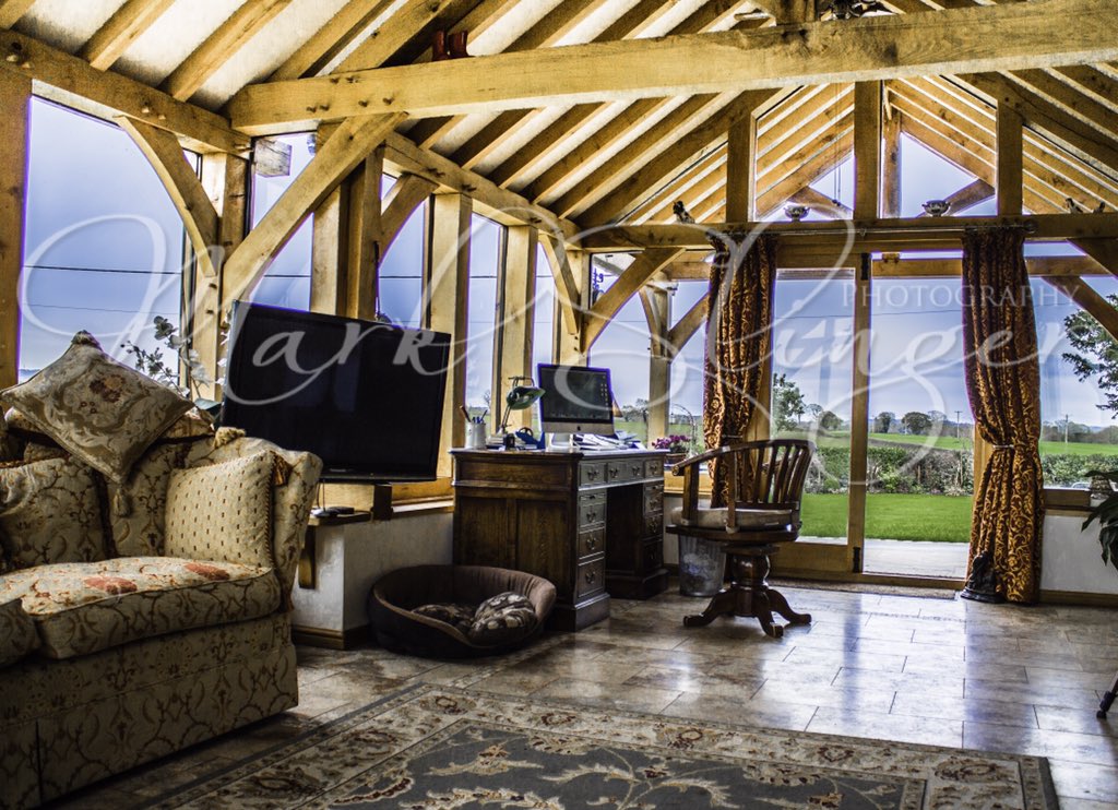 Great day photographing amazing oak barns in #cheshire made by <a href="/mike_stanmore/">Mike Stanmore</a> of The Natural Oak Co. Amazing work.