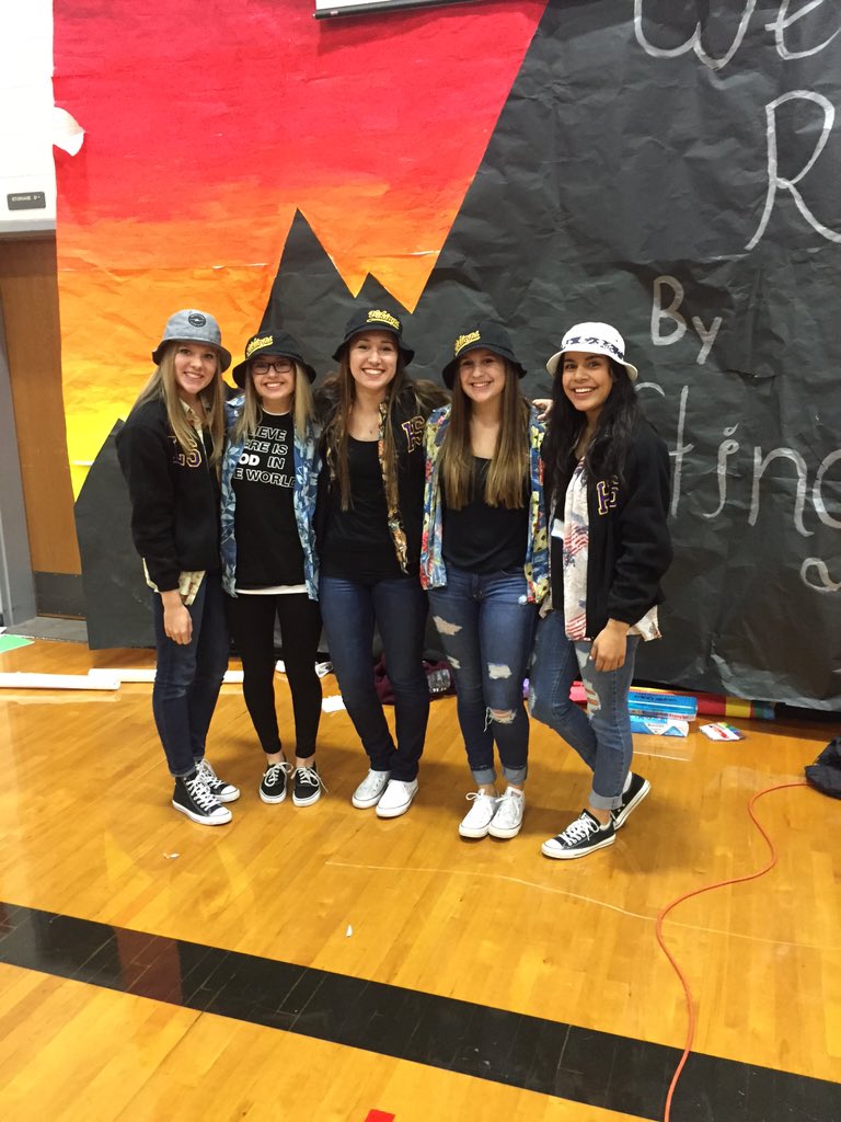 miranteamanda's tweet image. Inter high was so much fun!!! #RISE2015 💜💛