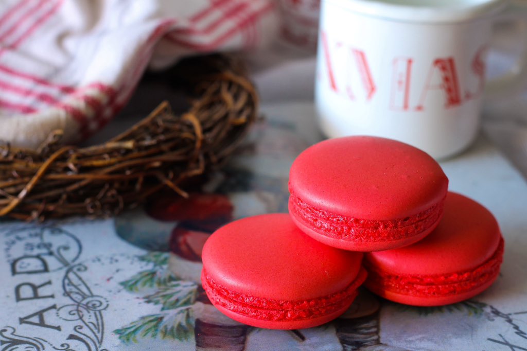 bbeleni's tweet photo. Navidad modo ON #xtmas2015 #macarons #macaronslemust https://t.co/U3WKlJmaIs