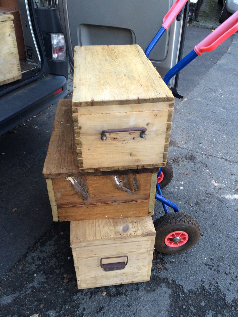 vintageburd's tweet photo. This lot should be finished this weekend. Some huge pine trunks and smaller boxes! https://t.co/GlPBBLDCRv