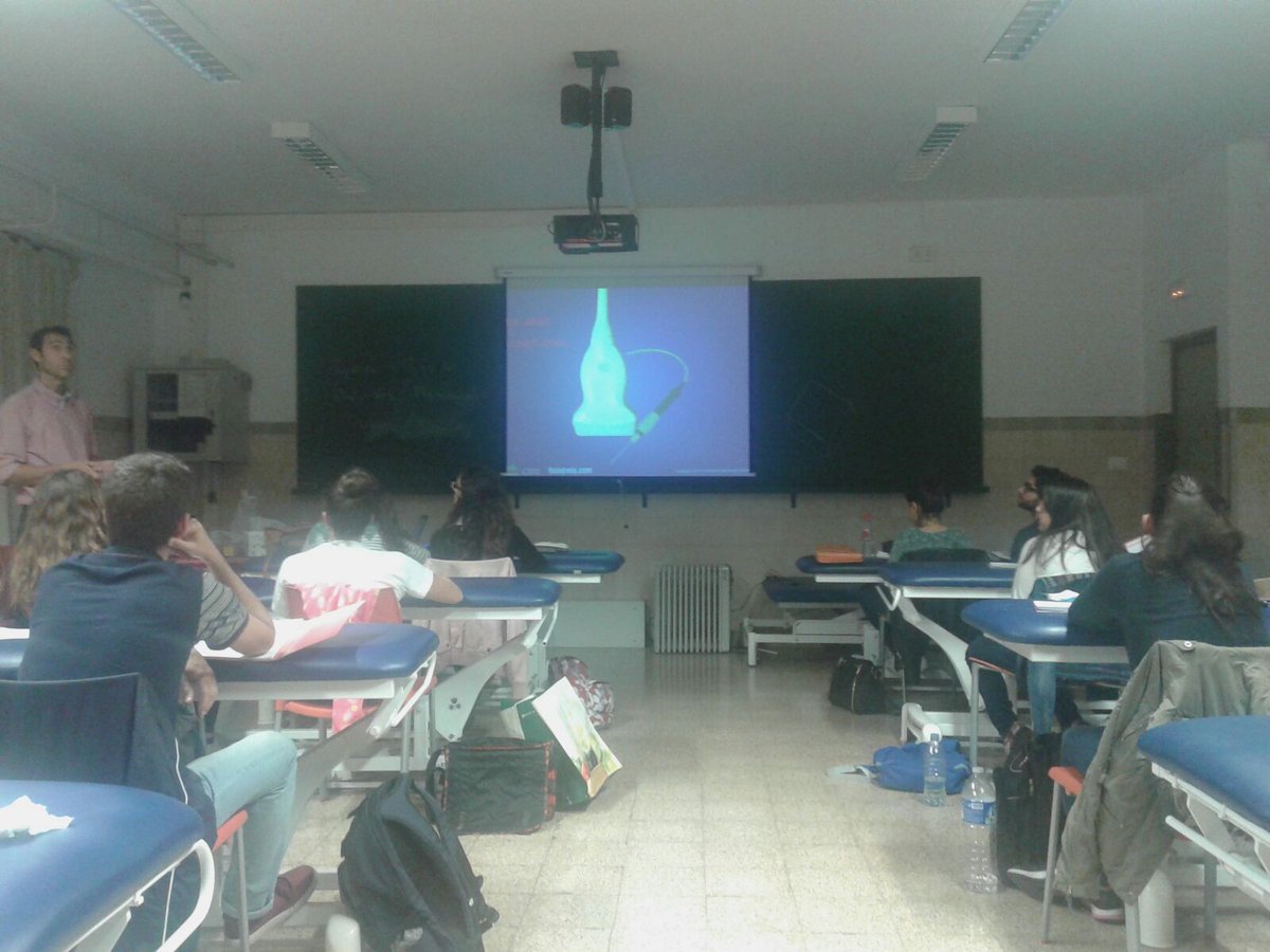 jordireigfisio's tweet photo. La Formación es básica en #Electrolisis esta vez damos introducción en el #MasterDeporte #CEUValencia @IsmaelEnraf https://t.co/aV9dbVxImD