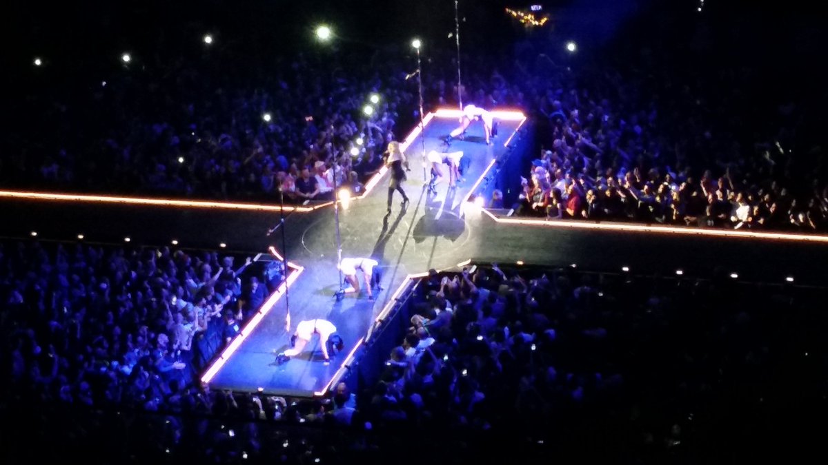 alextacchini's tweet photo. Concerto Madonna, Torino. Suore in lingerie, che fanno lap dance con crocefissi. #datata. #cambiamessaggio. https://t.co/SVaAKw0sjK