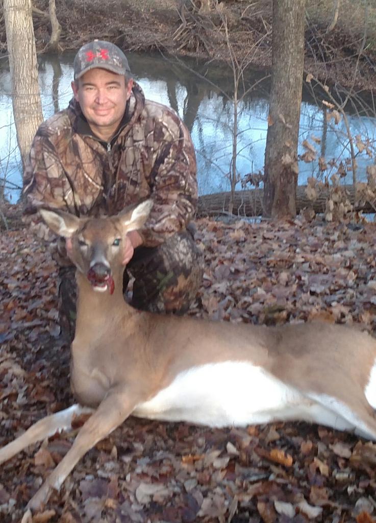 apexpredator210's tweet photo. Last doe for season, gift for an old hunter. #deersticks #respectourelders https://t.co/Vxd7GXvsqu