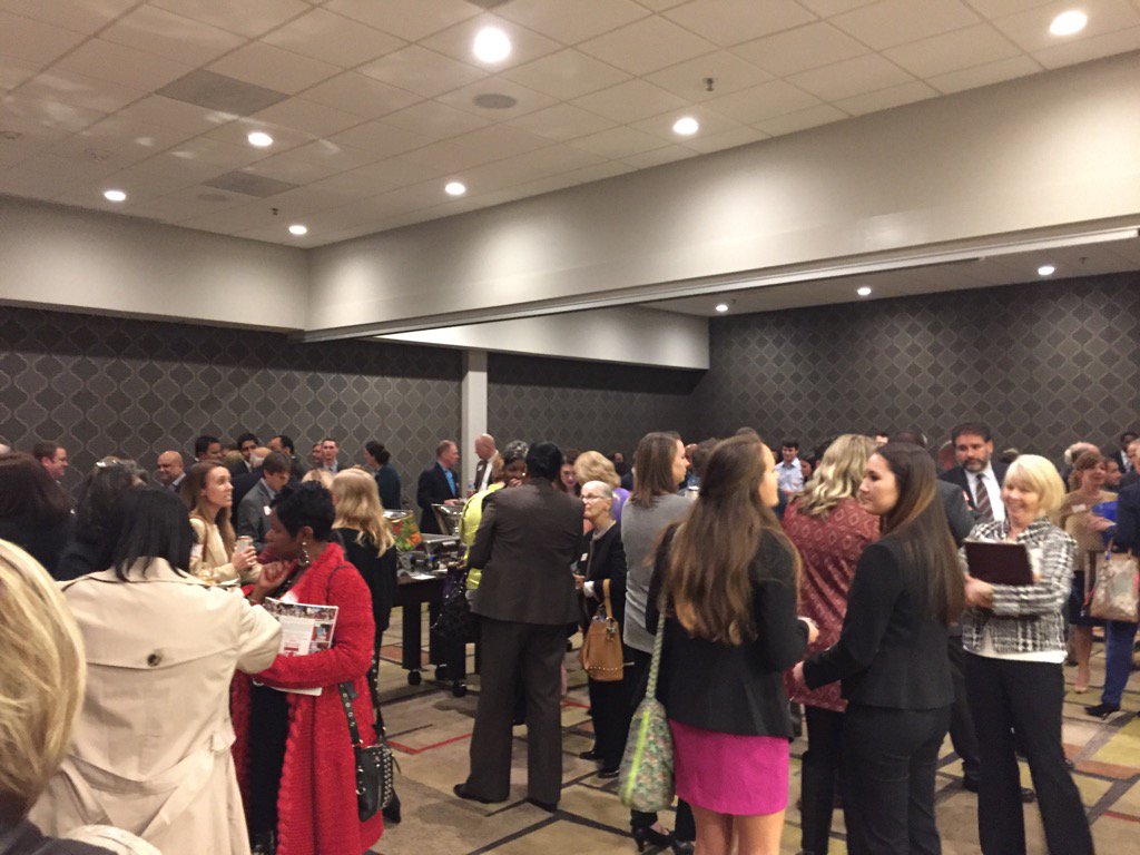Studio220CLT's tweet image. Greater Charlotte HTA Meeting reception in our Charlotte Ballroom. #HTA #HTAclt #cltnetworking