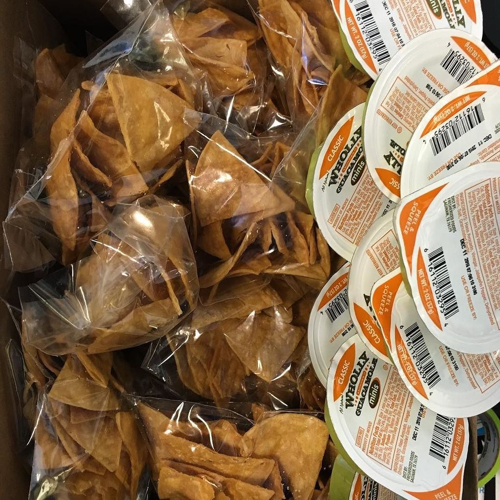 bizrockstars's tweet photo. Thank you @burritoboxofficial for the endless amount of #chipsandguac #burritobox #entrepr… https://t.co/Y4FjEcWkW3 https://t.co/kbTHfGqmUl