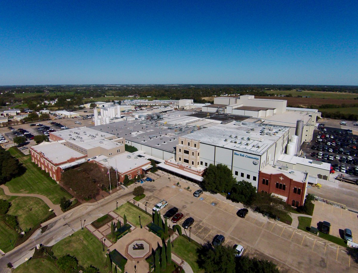 FromAboveTX's tweet photo. Great to hear that @ilovebluebell in #Brenham is once again producing #IceCream. https://t.co/4BMz0gUpdx