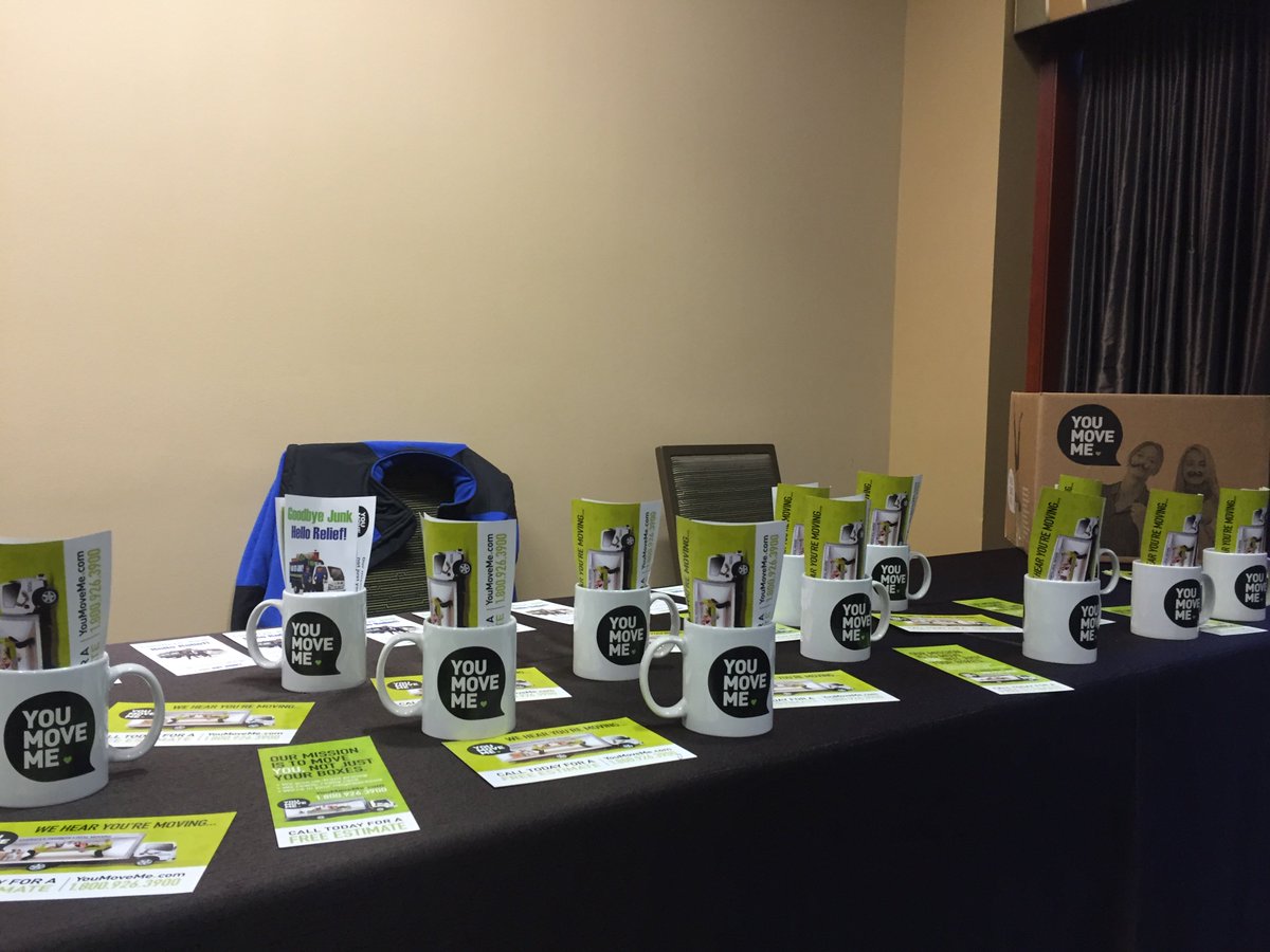 YouMoveMePDX's tweet image. Check out our set up at the Realtors PMAR event today!

#Networking #Realtors #YouMoveMe