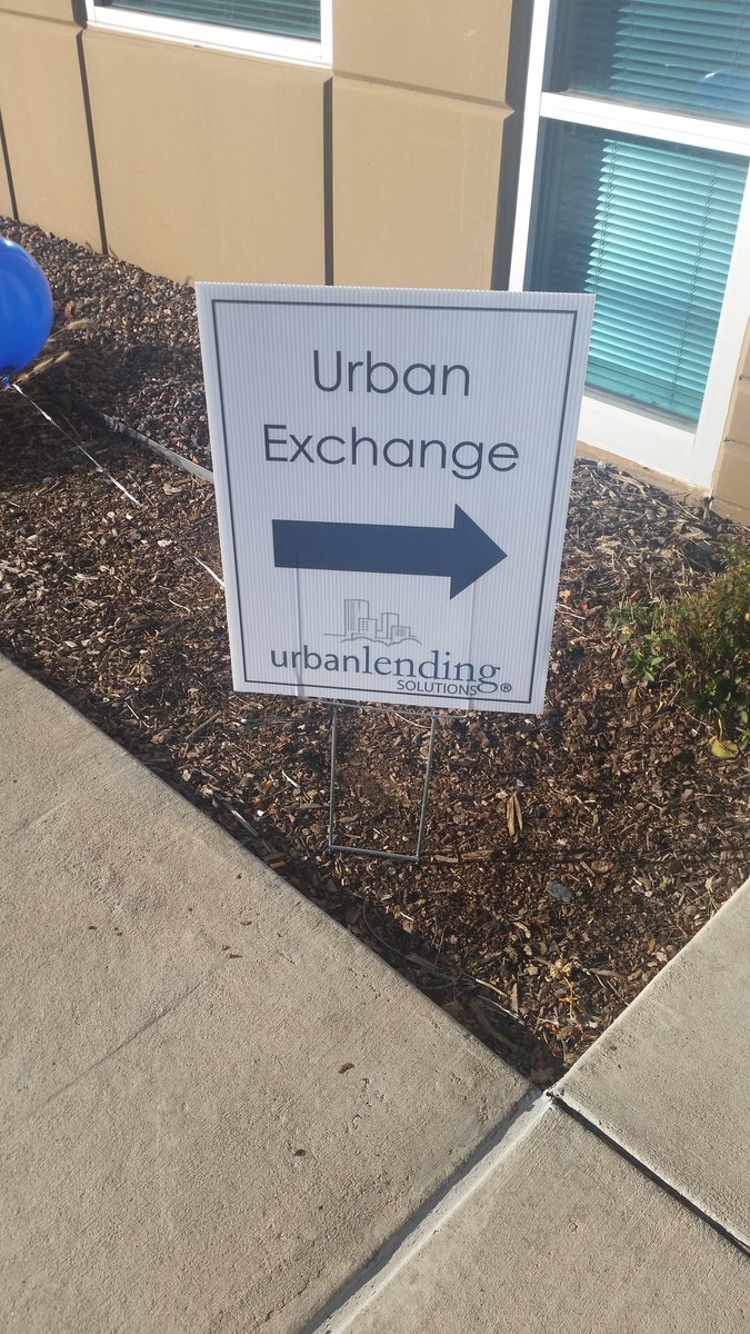 RicohUSAGC's tweet photo. At the @UrbanLending #UrbanOpenHouse  networking hour has commenced! Attendees are discussing #UrbanCreatesMBEJobs https://t.co/EGqP98g2YU