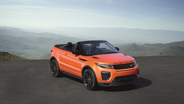 Motorheads_'s tweet photo. The 2016 Range Rover Evoque Convertible is the star of the new @Motorheads_ video https://t.co/7w2BjwVOZY #Evoque16 https://t.co/XVGMLC9JOe