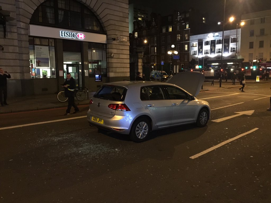 JRReporting's tweet image. Baker Street closure car left in a bad state...Roads reopening now thankfully nothing serious it seems