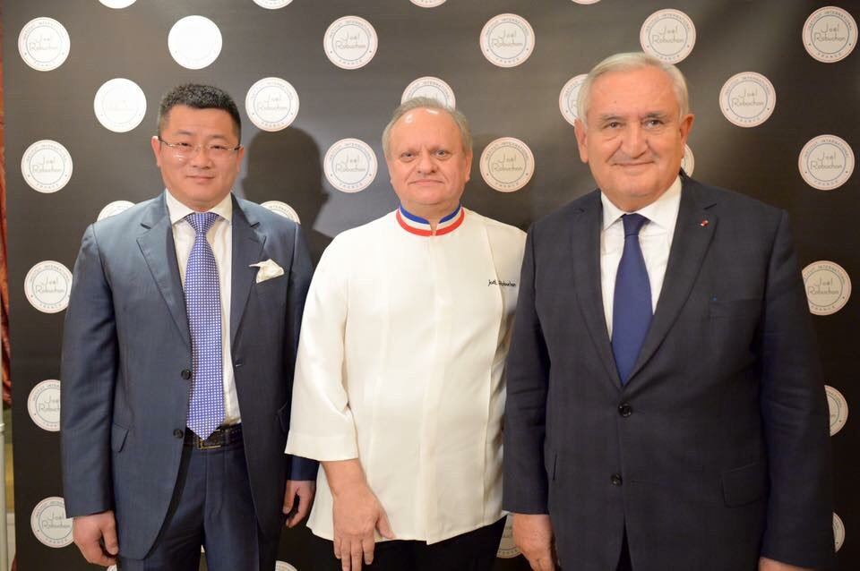 jpraffarin's tweet photo. Joel Robuchon créé une Grande École Internationale de la Gastronomie. Montmorillon (86). @LaurentFabius https://t.co/dSwS9dOMT6