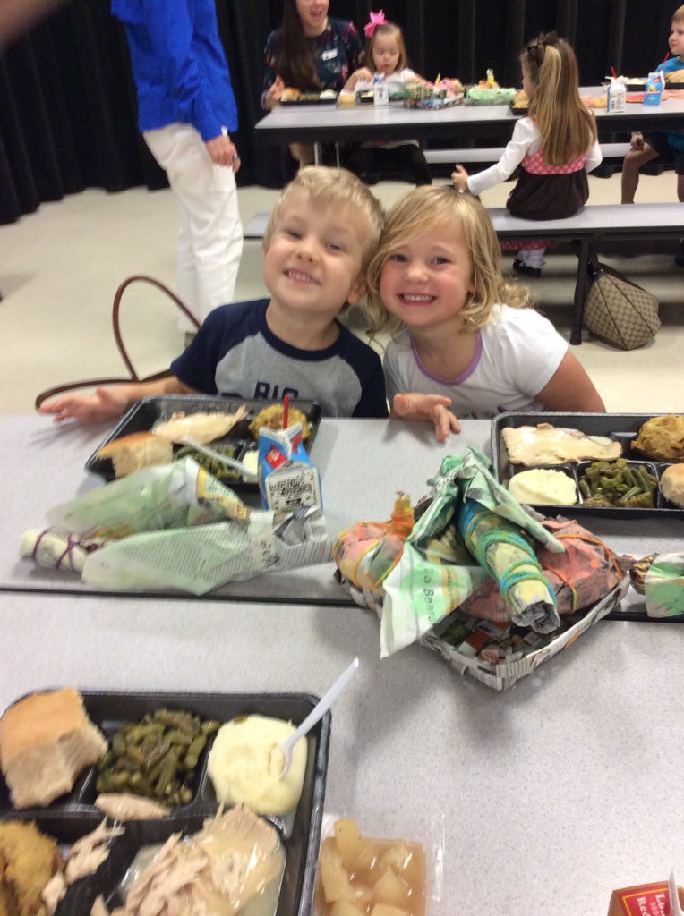 hicks_wwe's tweet photo. @WoodwayElem #T2015 https://t.co/O1eHaE0llI