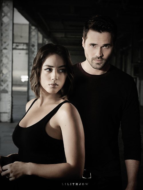 PieceToMyPuzzle's tweet photo. @CrazyGirlVids @tinderbox210 @lilithjow also is a #SkyeWard artist IMO, maybe you already follow her? Also a vidder https://t.co/5HlSQvPvTn
