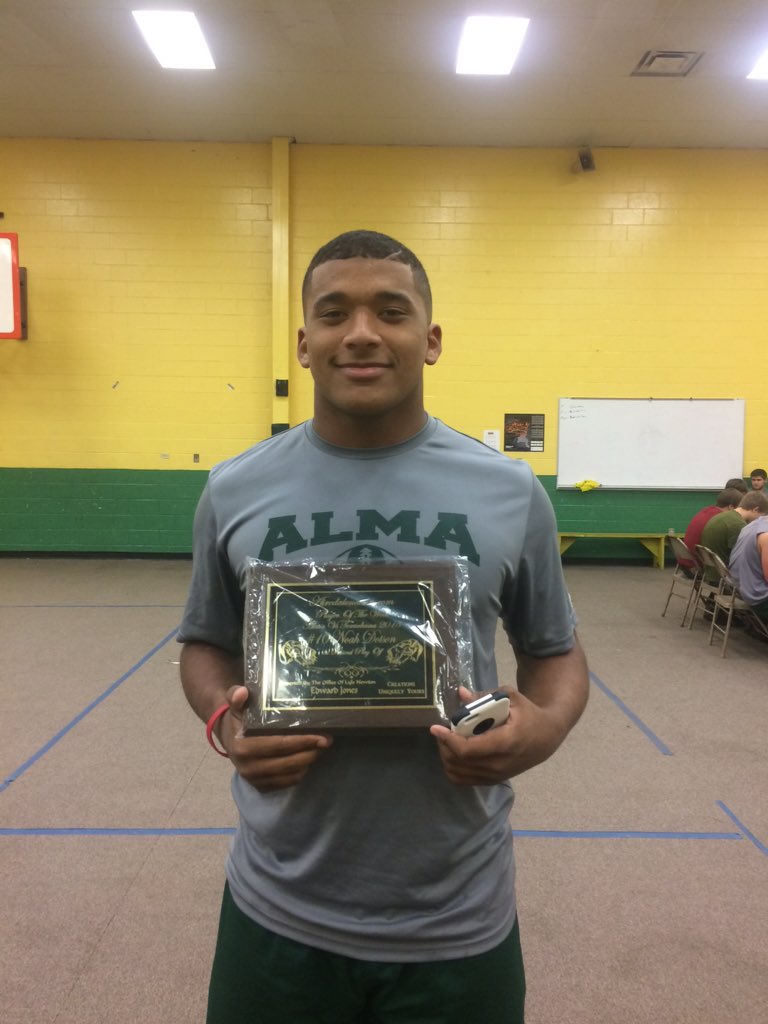 AiredaleFB's tweet photo. Congrats to @noah_dotson for being selected as the https://t.co/dLx6g9aDRH Player of the Game for Week 11! https://t.co/U7ihljoz4H
