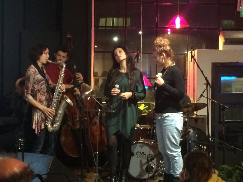 WomanInJazz's tweet photo. #WinJazz Live from London jam session: together on stage @chiarajazz &amp; @elenapaparusso5... https://t.co/G7hTnuVIMw