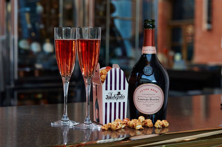 Lovely lunch <a href="/Galvin_brothers/">Galvin Restaurants</a> Bistro de Luxe, delicious veal &amp; we enjoyed the @ChampagneLPUK &amp; <a href="/joeandseph/">Joe & Seph's</a> popcorn!