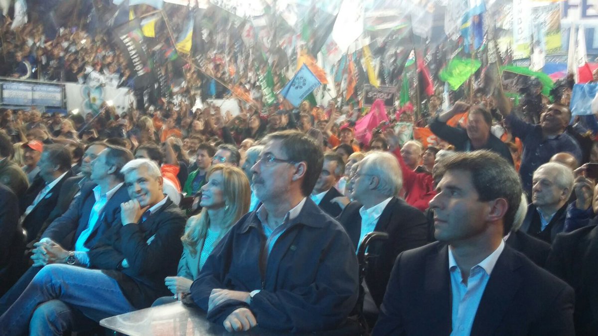JorgeRivasRS's tweet photo. Ahora en La Matanza, los que pensamos que #MejorScioli para nuestro país> Seguilo en vivo > https://t.co/rf0OW6JNf4 https://t.co/7iXMMyQdy3