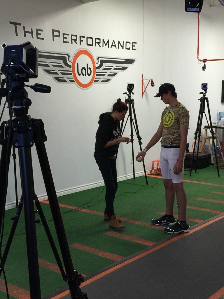 BrettAbram's tweet photo. Advanced training underway for Ben at #theperformancelab. Using 3D biomechanics mapping and targeted training. Cool! https://t.co/eJ8Iw0VhJ2
