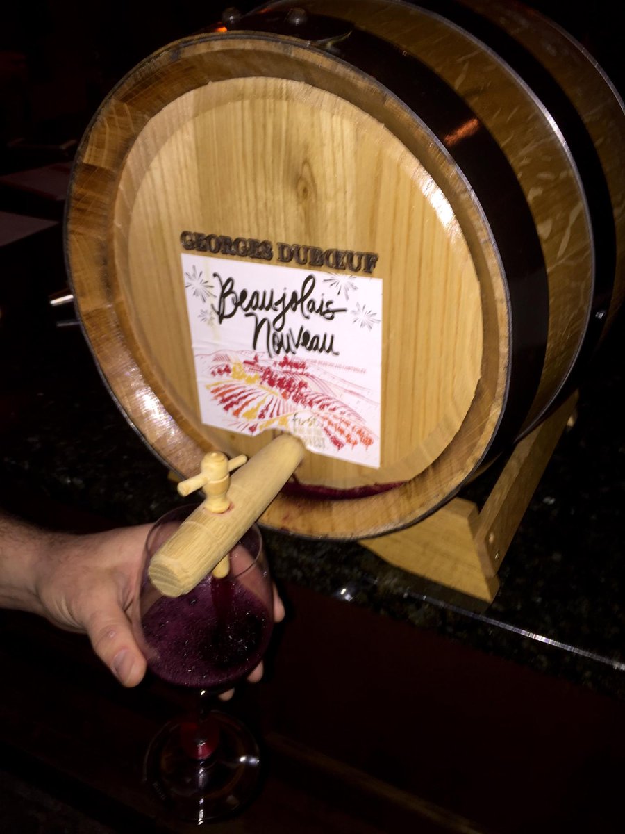 ggood37's tweet photo. Happy Beaujolais day. #BeaujolaisNouveau #youngnfresh w/ @wendyHallenbeck https://t.co/OsQ2XRFRFR