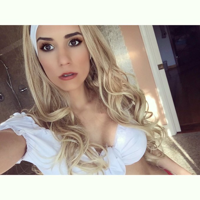 Marsha, Marsha, Marsha....Brady baby😈 yesterday on set! #teamcyrusxxx #blondemoments https://t.co/AR<a href="/tag/blondemoments"class="tags"><span>#blondemoments</span></a><a href="/tag/teamcyrusxxx"class="tags"><span>#teamcyrusxxx</span></a>