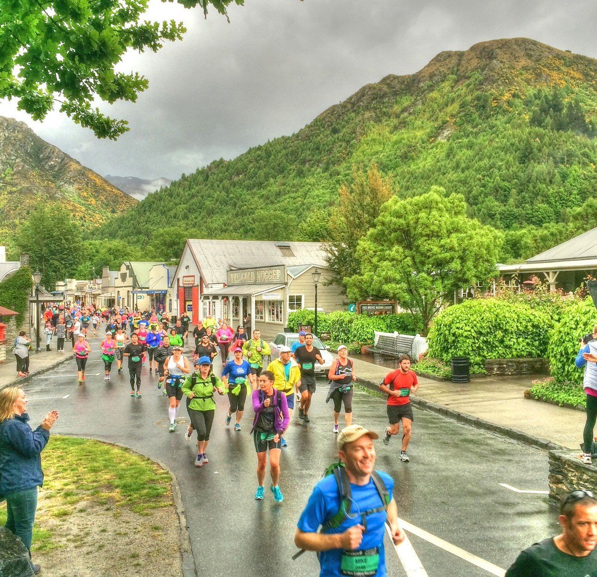 Marathon day tomorrow! Good luck to all our runners, supporters and visitors to the region #airnzqtmarathon