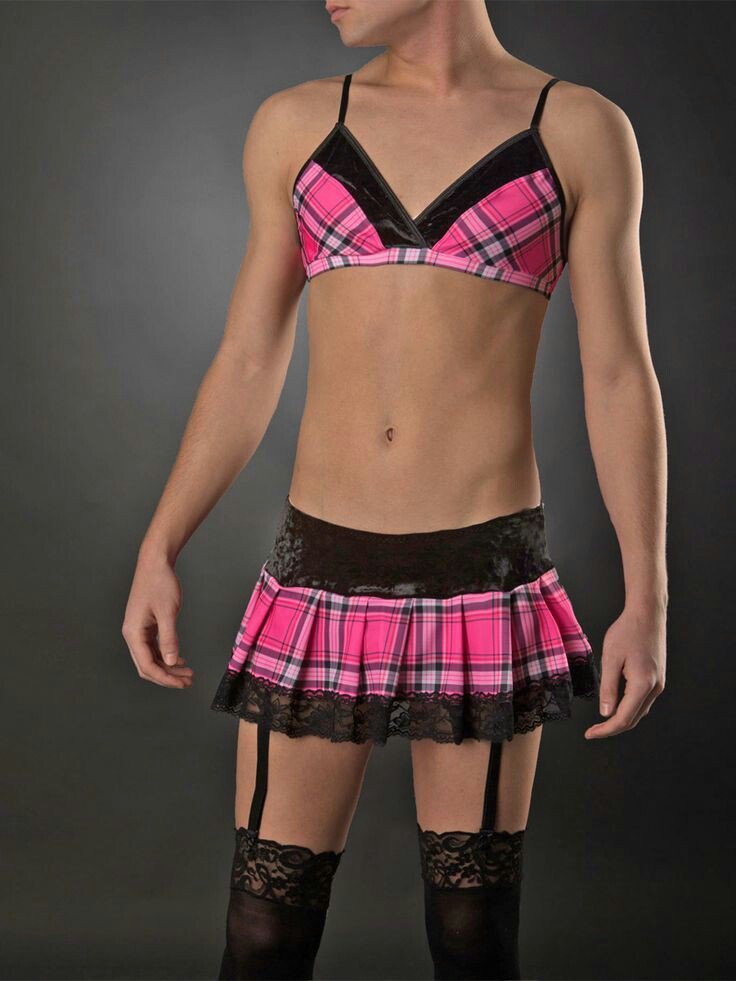 SexualEntity's tweet image. Tries on his new outfit