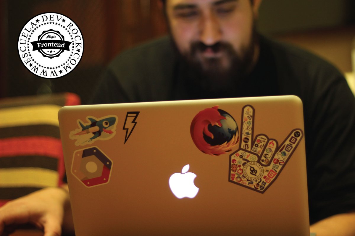 EscuelaDevRock's tweet image. Ahora mismo @antirockstars esta dando una clase online de #FrontendMagic para reforzar conocimientos a sus alumnos!