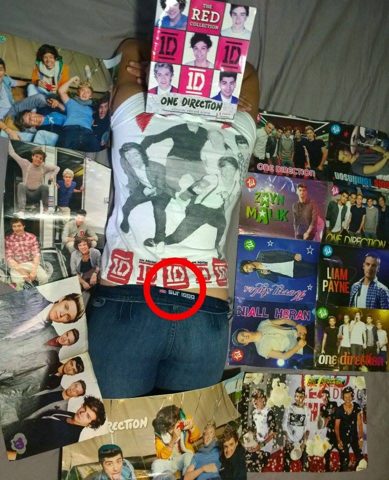 Harrynutstyles's tweet image. @OGGIJEANS #OGGIPREMIOSTELEHIT Oggi jns sale al reves porque doble el pantalon para que se viera.