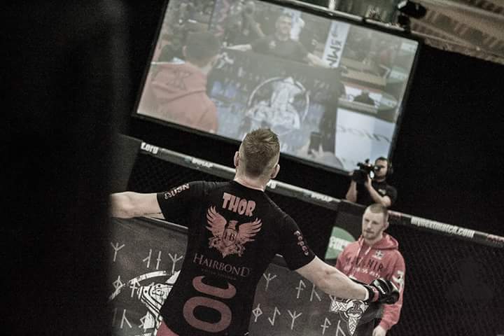 Team hairbond icelandic Bjarki þór IMMAF 2015 competing with lukas Licht we have a winner round 1 👏👏👏