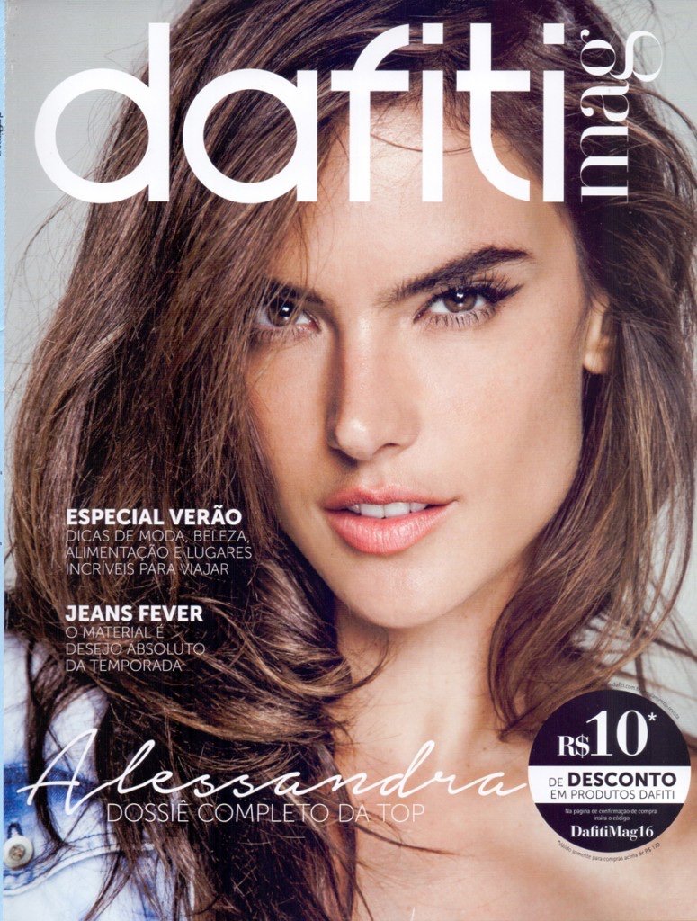 Marc_A_Hair's tweet photo. Alessandra Ambrosio Rocks Sexy Denim Styles with baby lights.. https://t.co/ubWoYZDQmY @RAWAnthonyNader #MicroFoils https://t.co/j3RJua8iKB