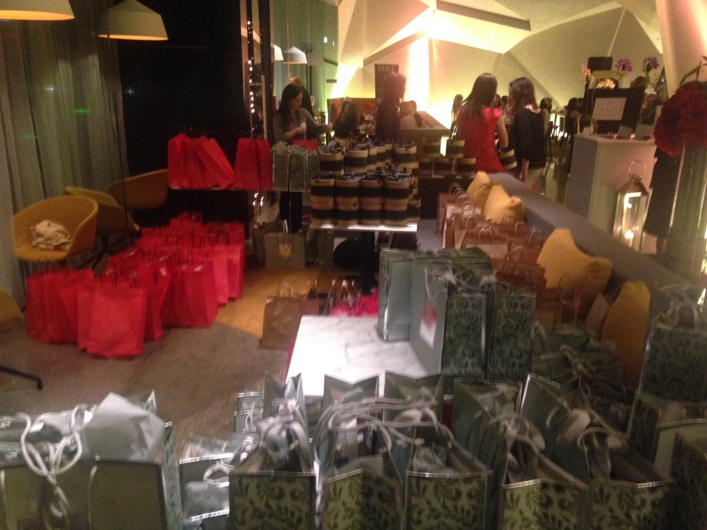 image_magazine's tweet photo. It's gift bags galore time!! #feelingfeative #somanygoodies https://t.co/g33dbkApk0
