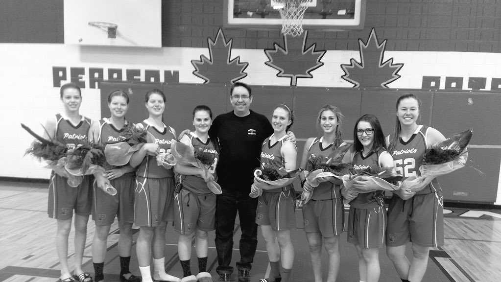 selina_x89's tweet photo. literally so blessed to have played my fav sport w/all of chu for the last "4" years!!!#OFSSAbound #PearsonBall 🏀😜❤️ https://t.co/Xoa9zoob5c