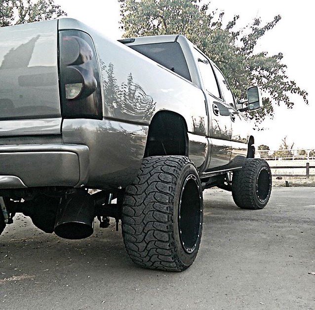 MikeyC_08's tweet photo. Wanna know a way to my heart? .... Well here yah go. 🤓 my next build will be just like this😛 #Duramax #turbooooooooo https://t.co/txH28rzMW0