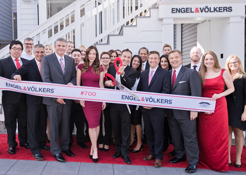 EVColmGlass's tweet image. Competence, Exclusivity, &amp;amp; Passion. We are Engel &amp;amp; Völkers. #700thOffice #EV @EVCarolinePeel @EngelVoelkersSF