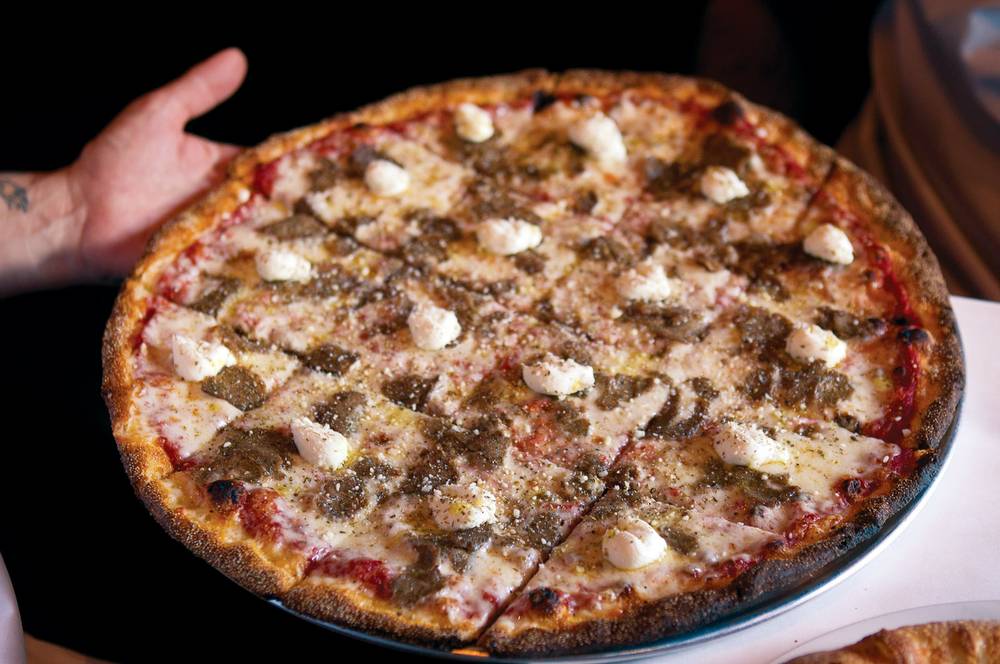 PizzaRockLV's tweet photo. Not just thin.. Chicago Cracker-Thin #Pizza @PizzaRockLV #ChicagoCrackerThin #ThinPizza #BestPizza https://t.co/PSncd5gah6
