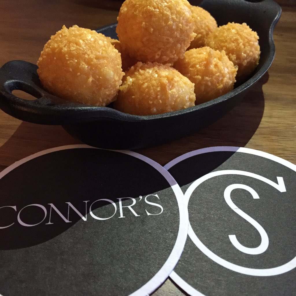 peigarza's tweet photo. Así Tartar sede Salmón y las Parmesan Zucchini Fríes, acompañados añada de una Cuba Chile Ancho en @ConnorsMex https://t.co/e5oMOpF8J7