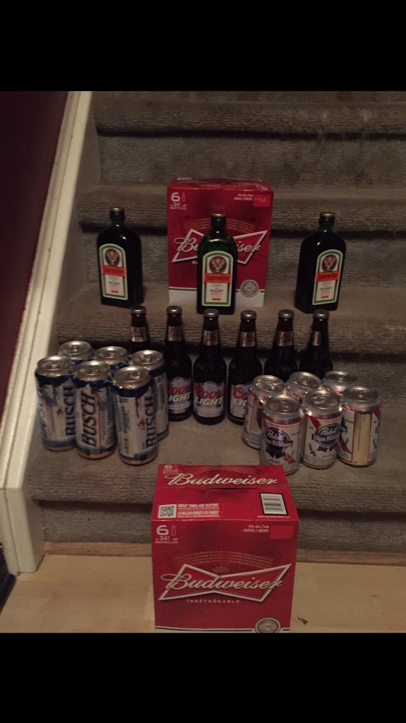 labrecque1998's tweet photo. Not for good reasons either... Take this all and multiply it by 3392929 and it will be s-trip #breakaway2015 https://t.co/TmE274x40b