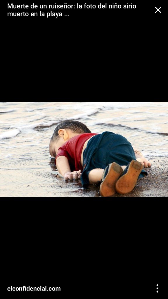 nazamottola4's tweet photo. Qué tal si cambiamos la bandera francesa por la de La Paz , en Siria también hay inocentes no lo olvides https://t.co/b8F0JeiWpd