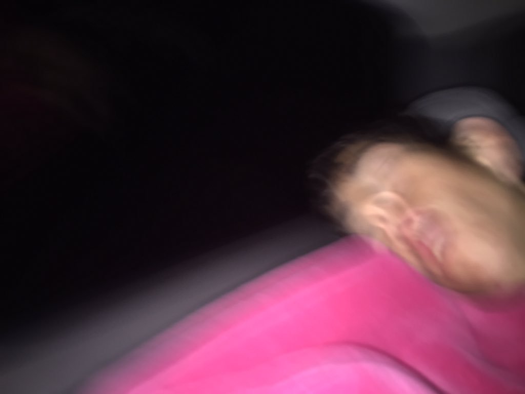 NoahsRIBZ's tweet photo. When kianna catch you snapchatting your side hoe<<< https://t.co/ObxK5riccj