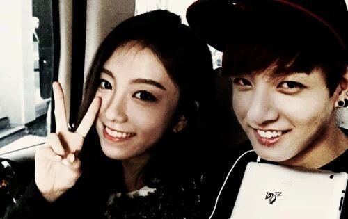 VocalistHalla's tweet photo. I ship them so much!!~~💜💕💞 #HallKook https://t.co/6xGFLgoL4O