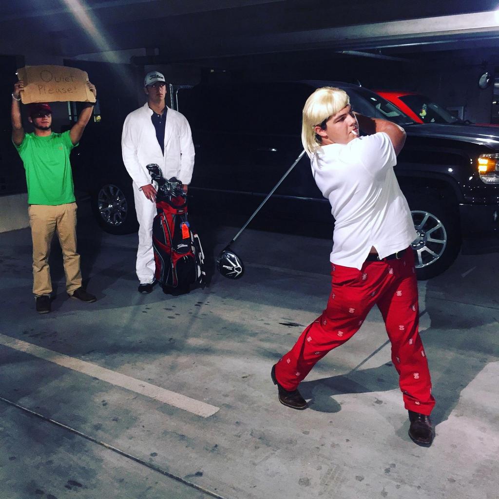 bjbdchi's tweet photo. @PGA_JohnDaly ball in the garage! https://t.co/uzsSDqwkND