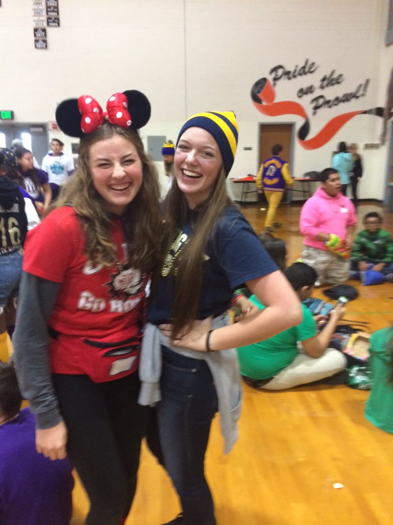 delpick5's tweet image. 😄❤️🤘🏻💙💛🎉 #Rise2015