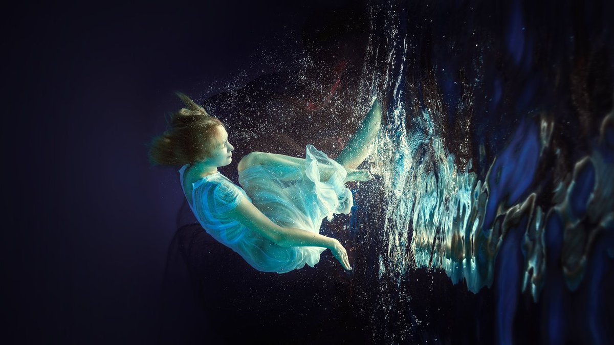 DeviantArt's tweet image. Surreal and unusual, "Light" by fly10 explores a depth of emotion and movement. bit.ly/1S7MFiI