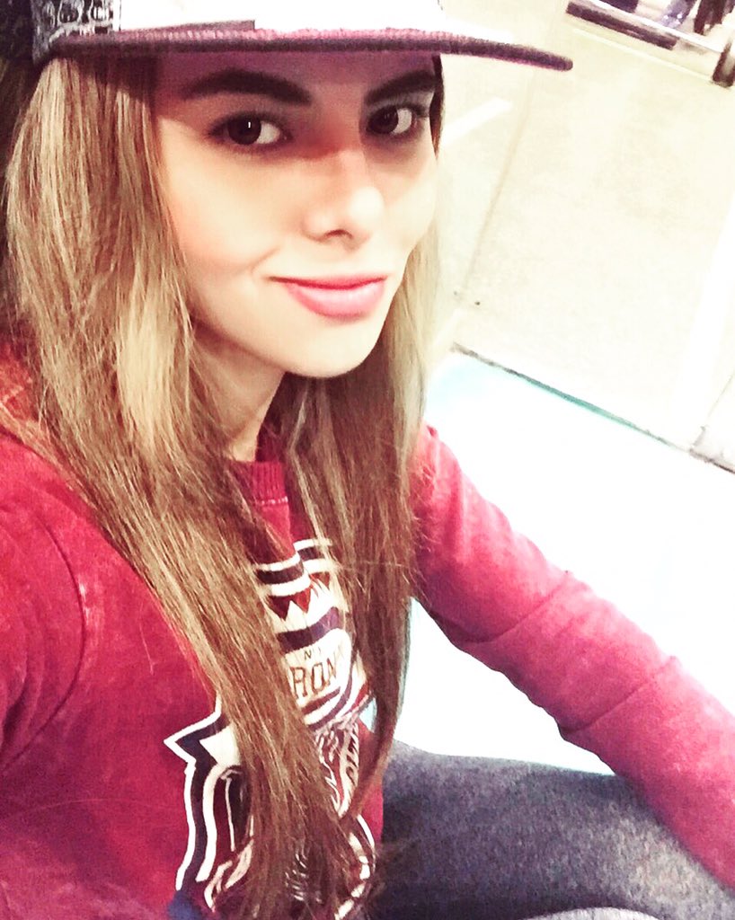 Rogradosrobles's tweet photo. 👸🏼💋 #nomakeupday #havingfun #danceclass #gymlife https://t.co/wYuU156sAp