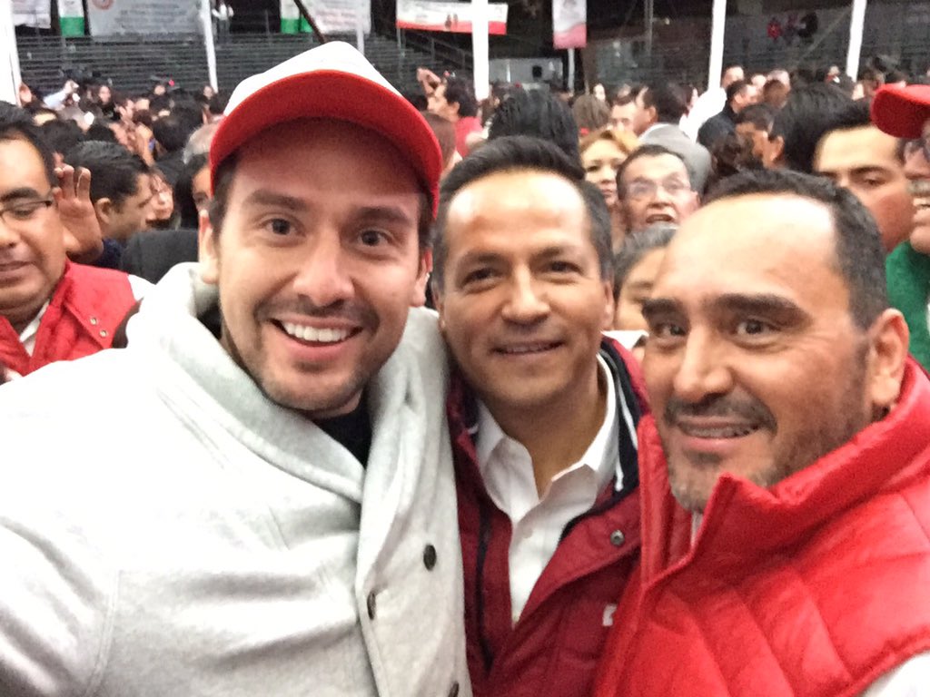 omar_zeronf's tweet photo. Seguiremos trabajando juntos para mantener un PRI unido rumbo al 2016.  Éxito @melendezapodaca @omarzeron https://t.co/Lku45W65ku