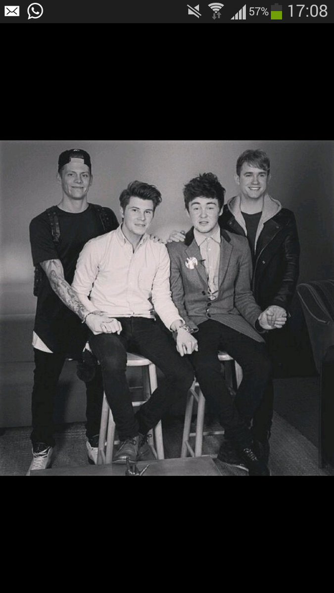 RixtonIreland's tweet image. cute fam pic