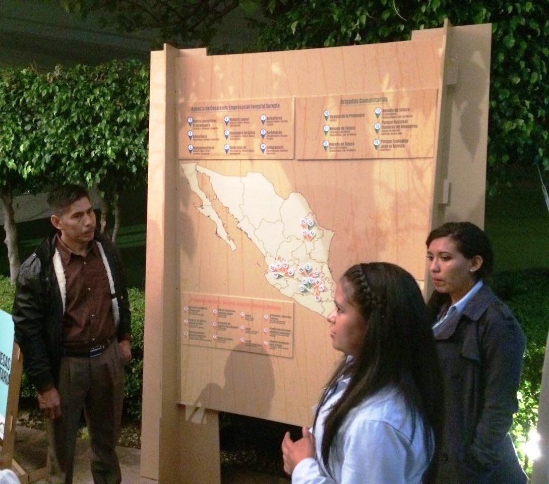 bennyloeza's tweet image. El #empresarioforestal y #apicultor Antonio Guzmán compartiendo su experiencia a otros empresarios en evento  #MAMBs