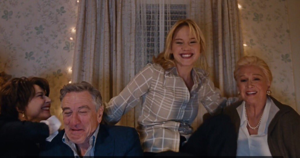 Everlarkbaby's tweet image. reason 100 why you should watch joy, her smile